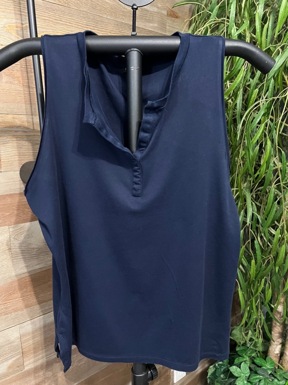 Talbots navy tank top with satin placket XL